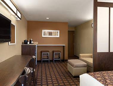 Microtel Inn & Suites By Wyndham Odessa Tx Buitenkant foto